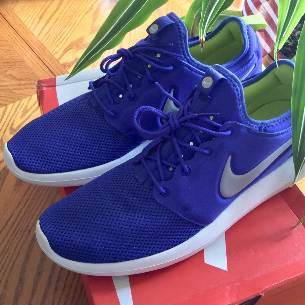 NEW Nike Roshe Two Athletic Shoes